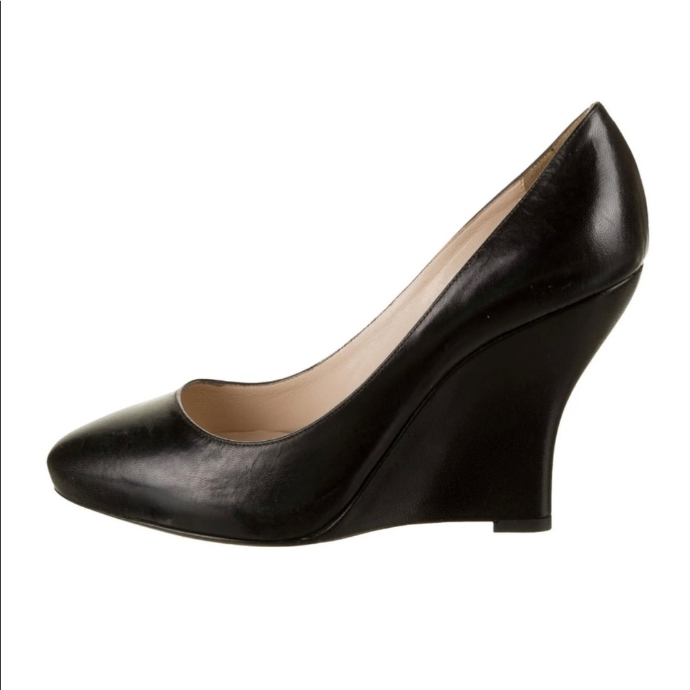 NWOB Giorgio Armani Size 38.5 Black Leather Round Toe Wedge Heel